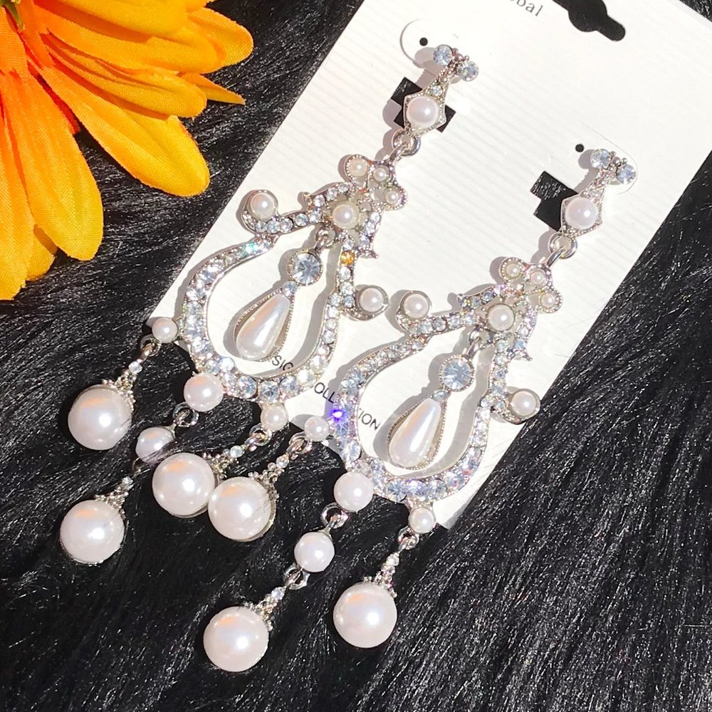 Earrings Pearl Silvertone Long Drop Dangles NWT